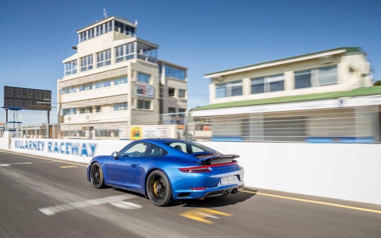 282871_2018_Porsche_911-1166860786